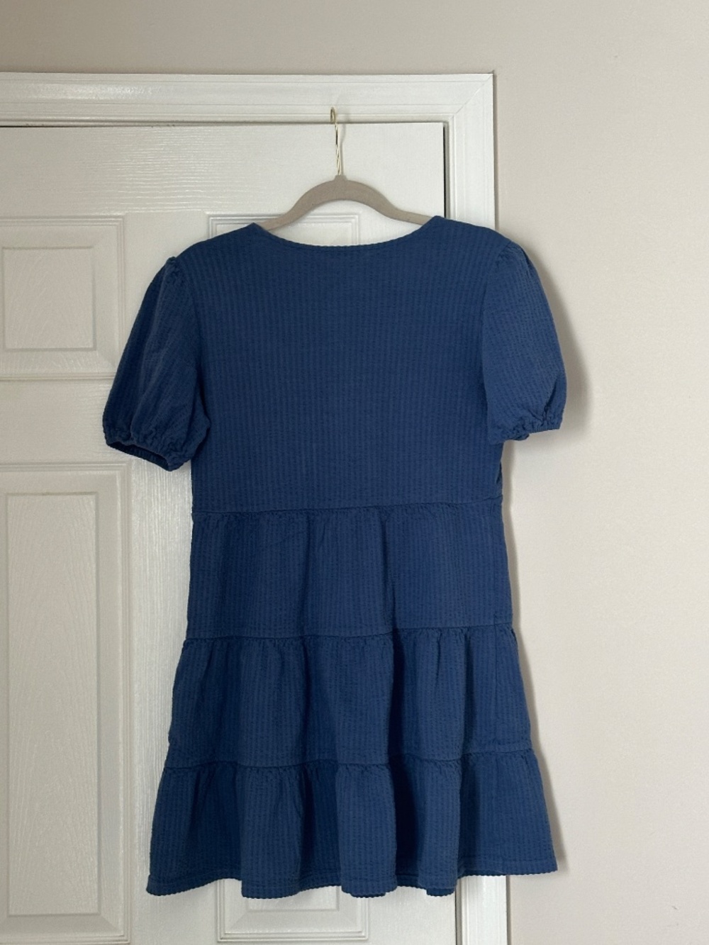 Boden Seersucker 100% cotton Blue Tiered Dress Short Sleeve Size 2 Mini Knee - Picture 7 of 9